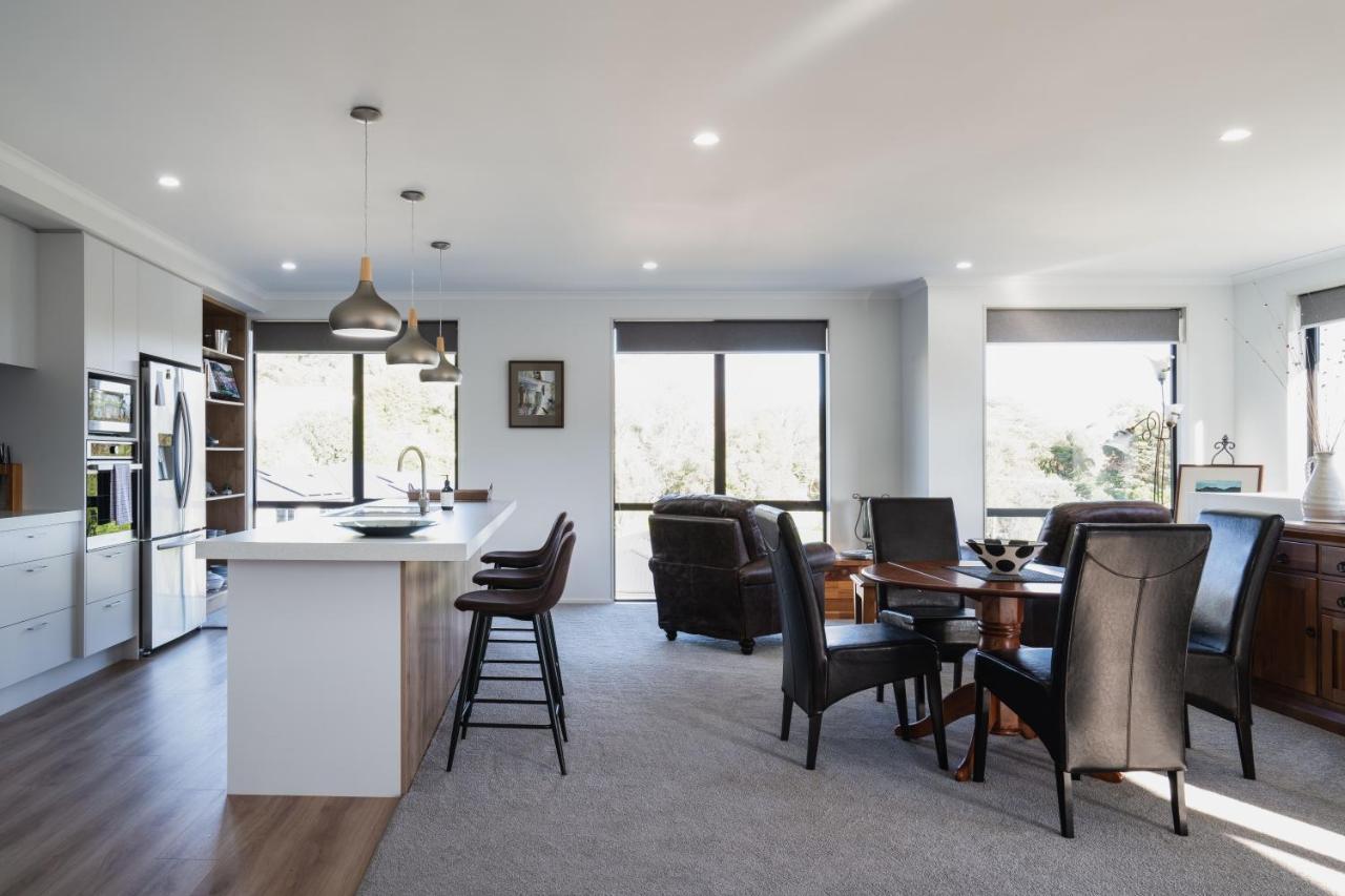 Modern Family Friendly Getaway Villa Dunedin Bagian luar foto