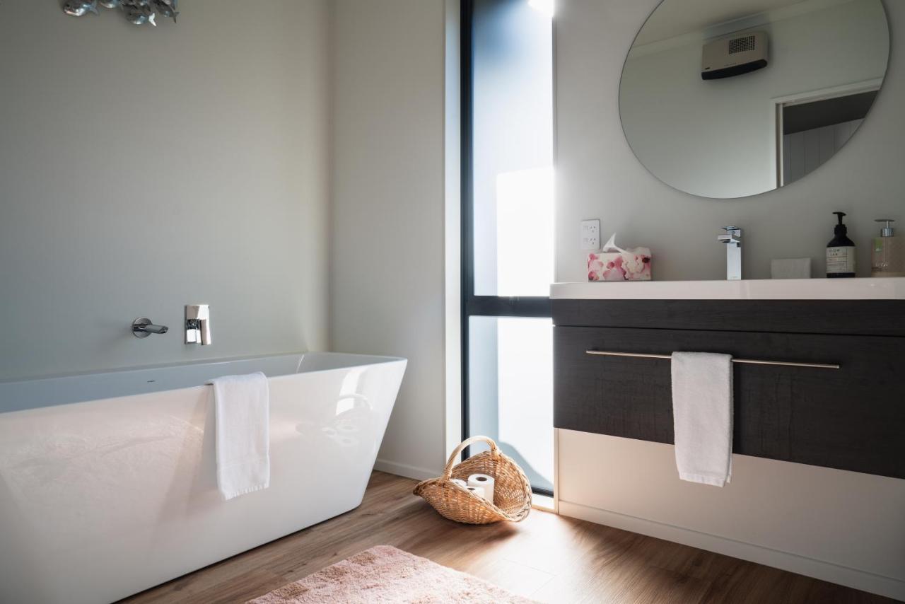 Modern Family Friendly Getaway Villa Dunedin Bagian luar foto